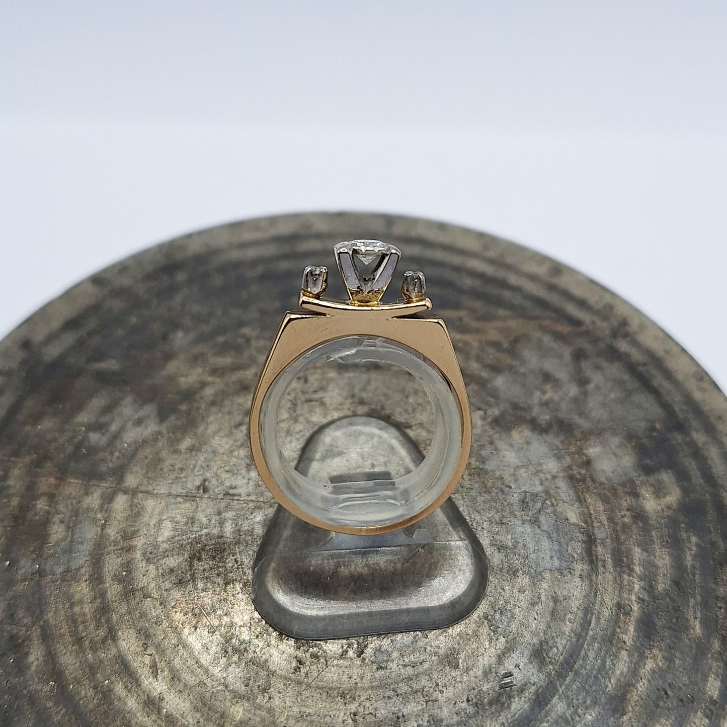 18ct gold .10ct diamond ring