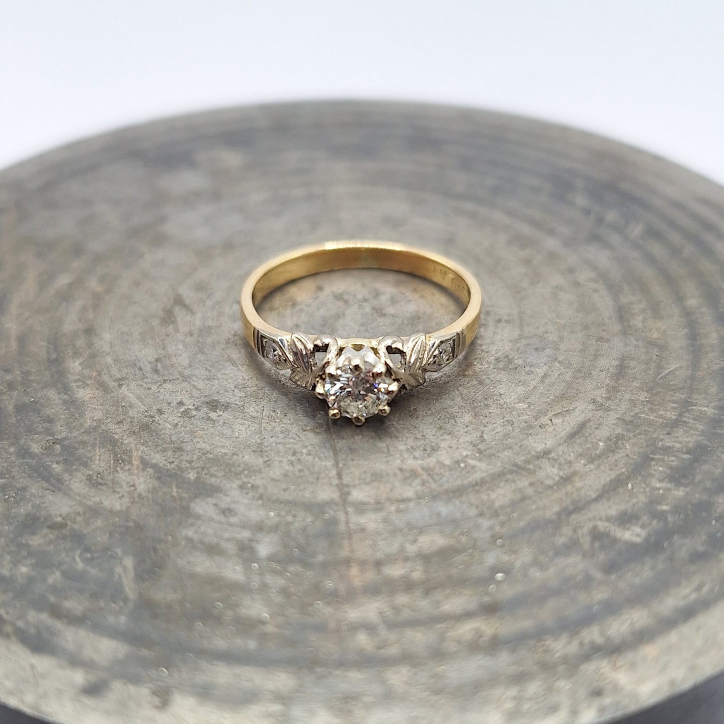 . 25ct 18ct diamond ring 50s style