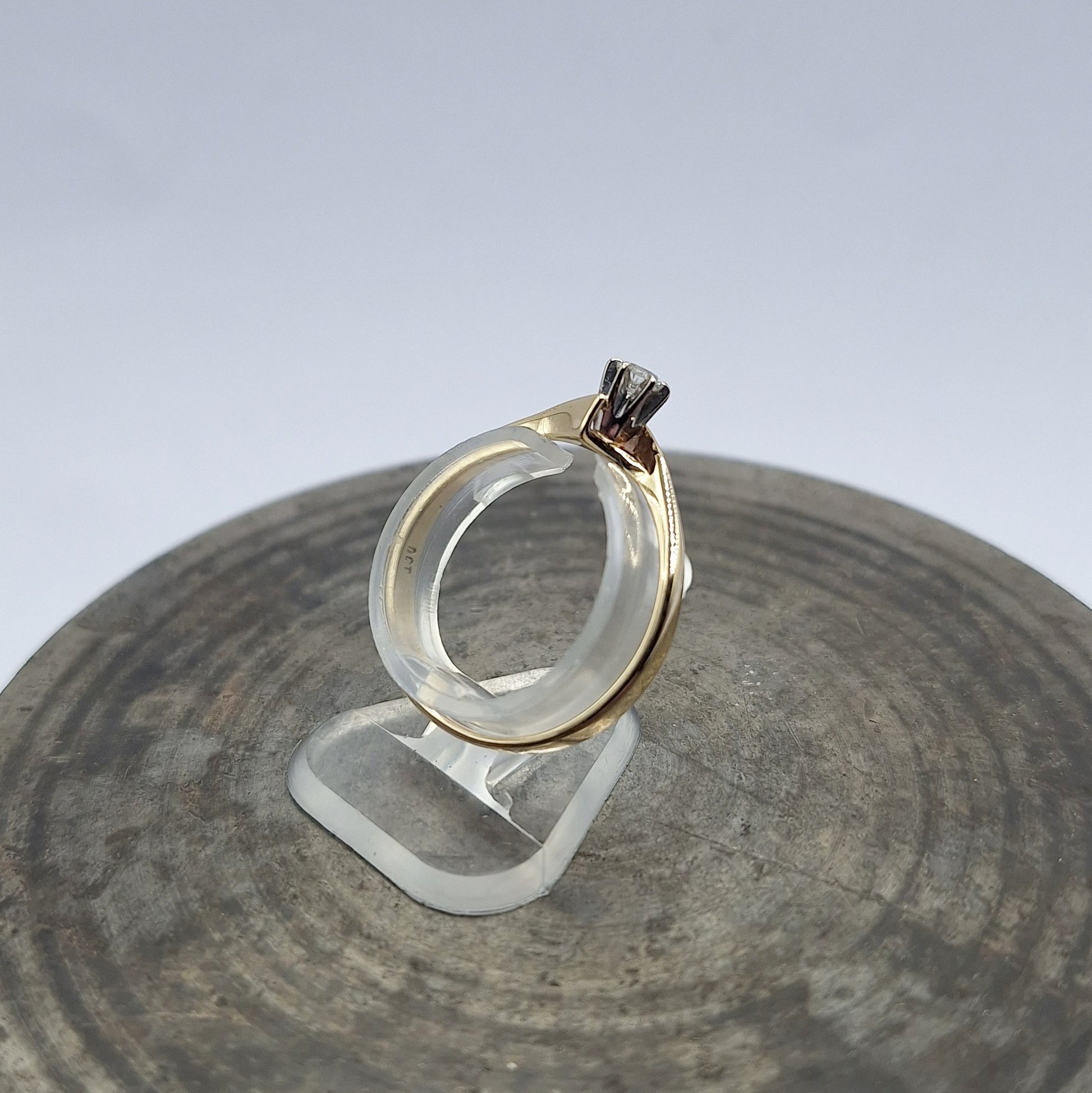 9ct vintage diamond solitaire
