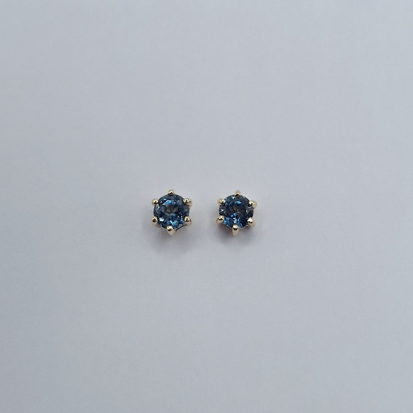 9ct Blue topaz studs