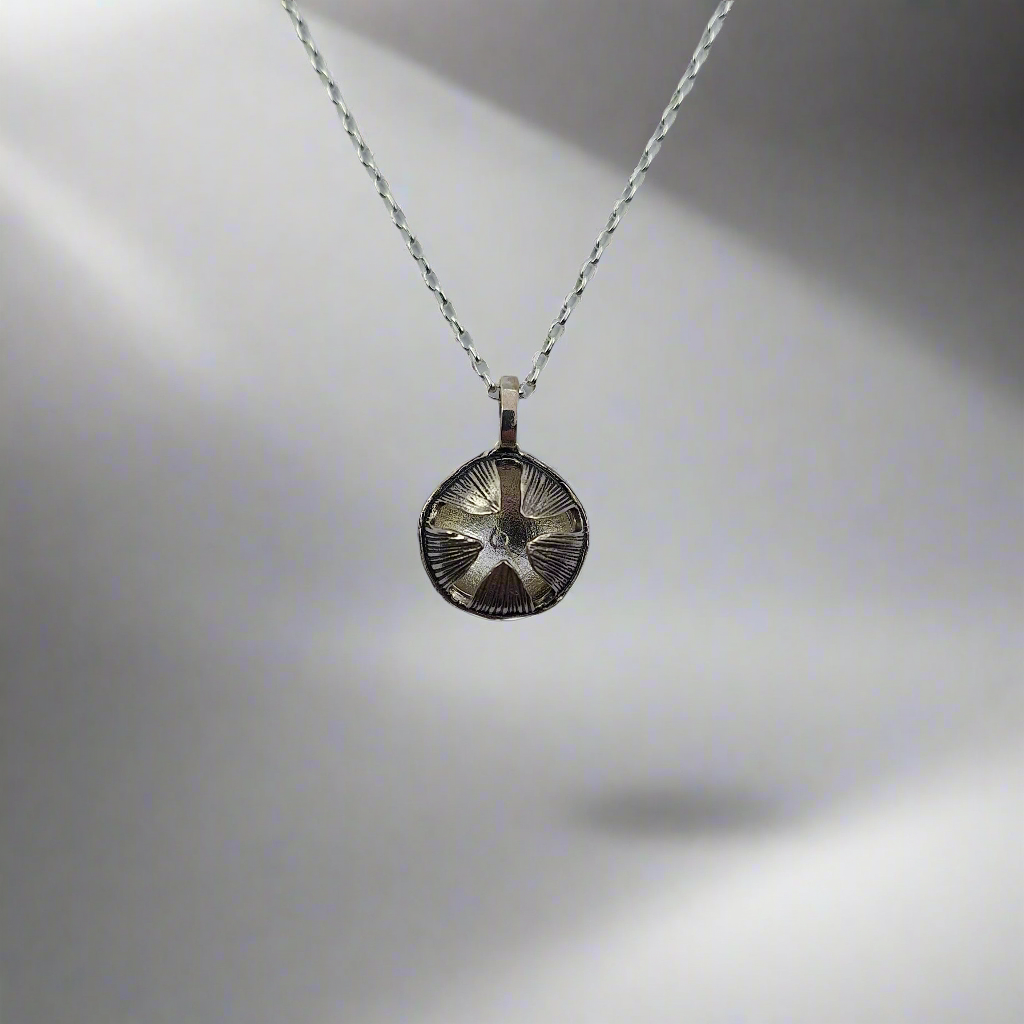 Mānuka Pendant
