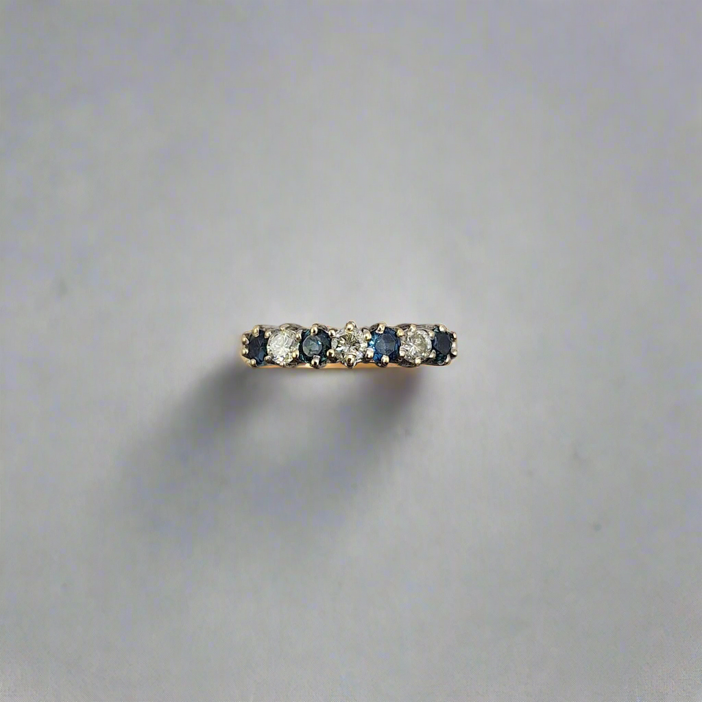 18ct diamond and Sapphire ring