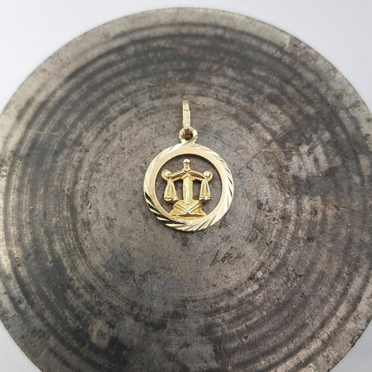 Vintage 9ct libra necklace