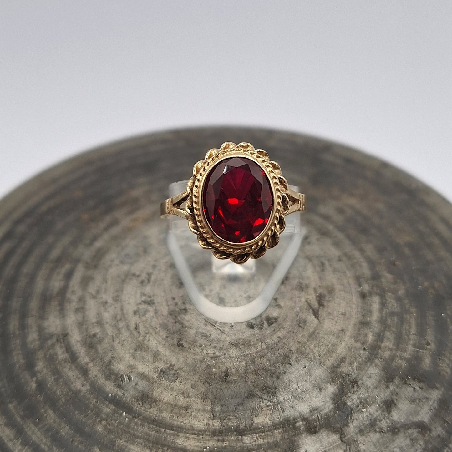 Synthetic Ruby 9ct gold