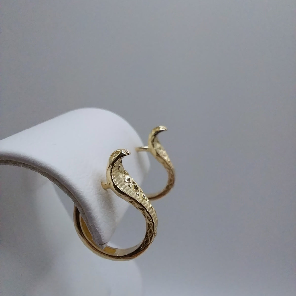 9ct Gold Snake Earrings. Handmade in Nz