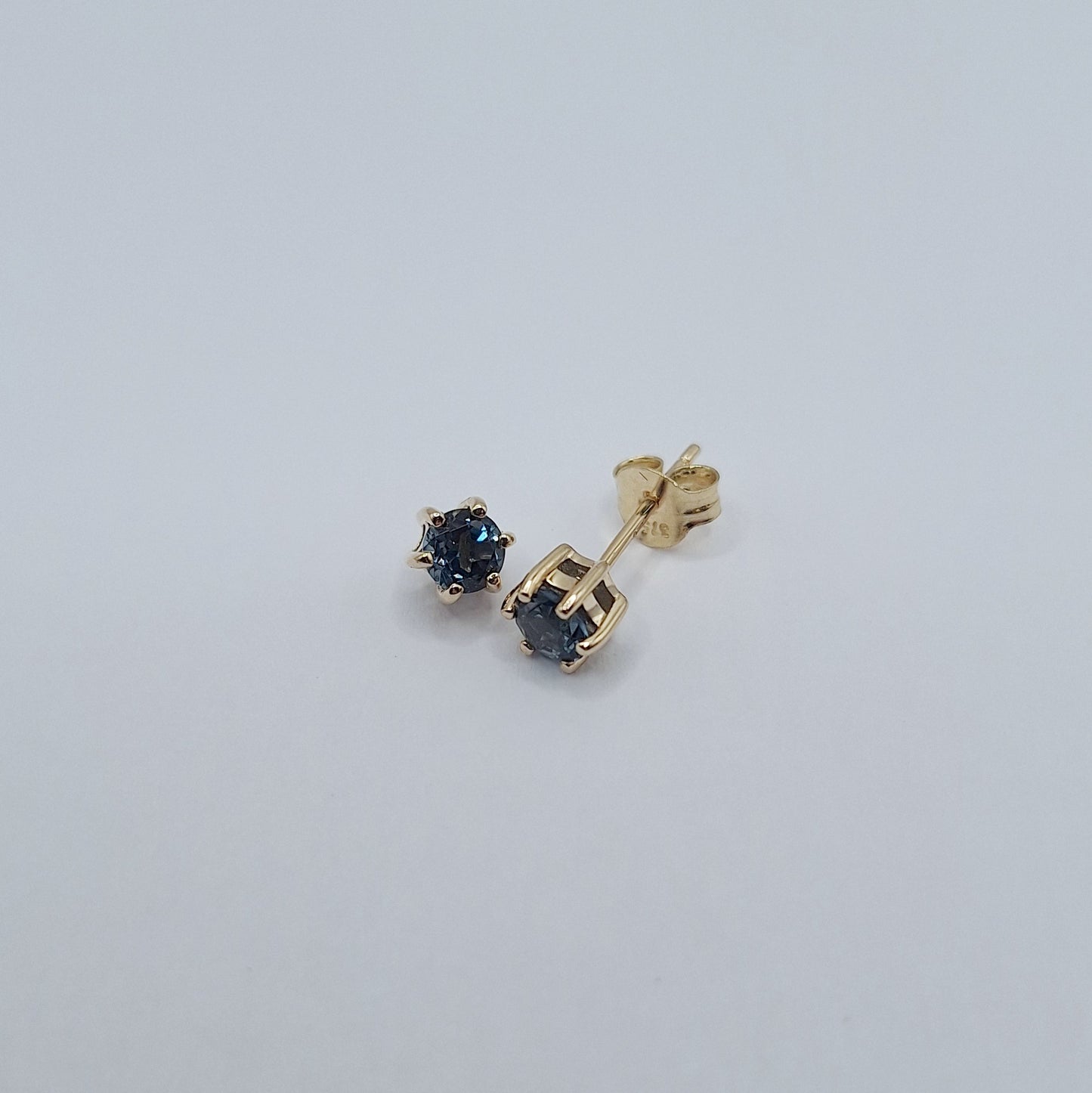 9ct Blue topaz studs