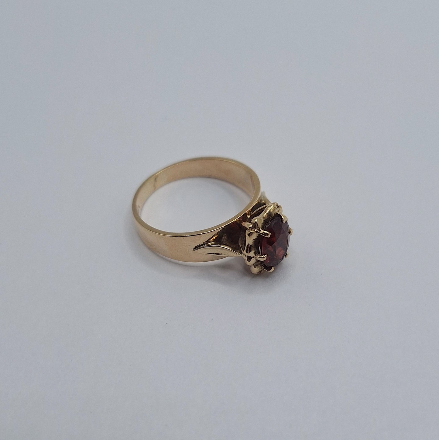 9ct garnet ring nz vintage