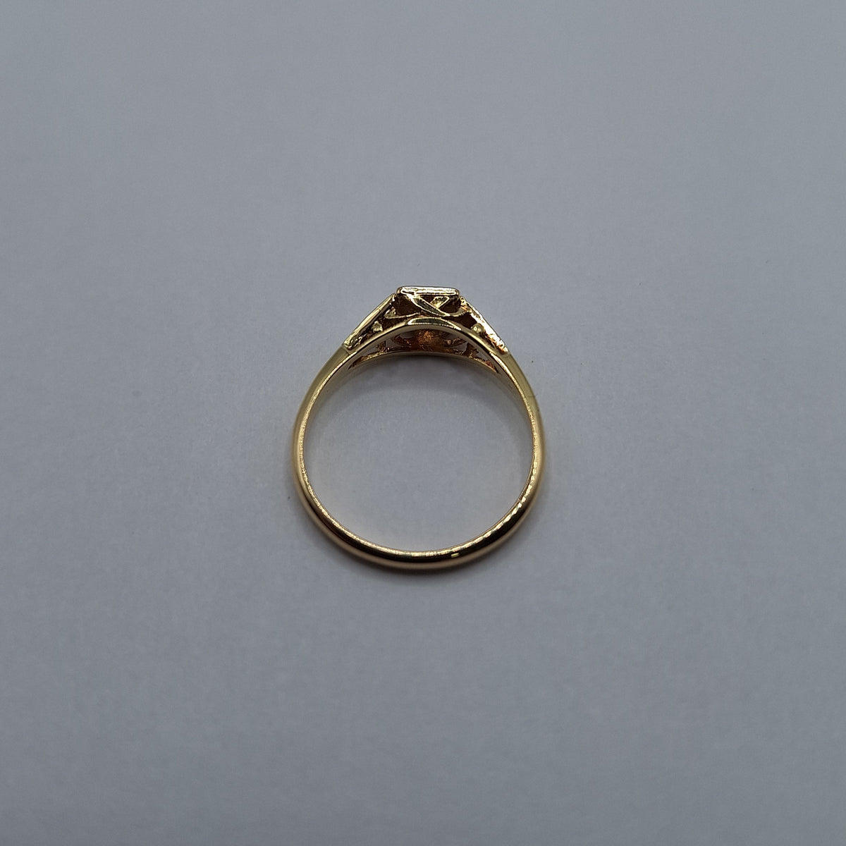 18ct Art Deco Champagne diamond ring