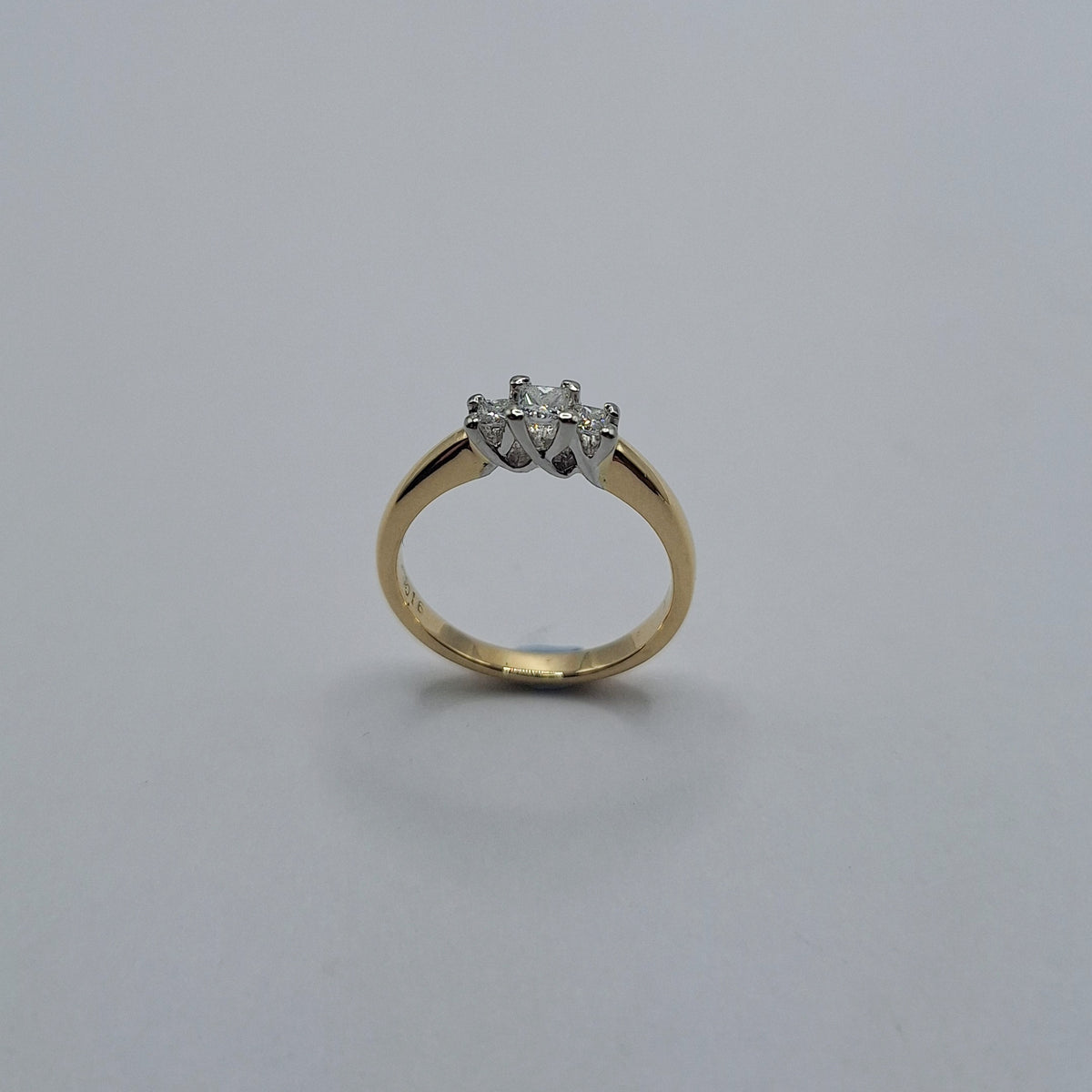 18ct princess diamond ring