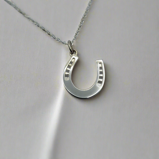 Nz made sterling silver horseshoe necklace 