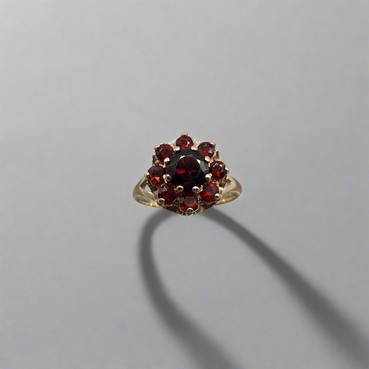 9ct gold garnet cluster ring