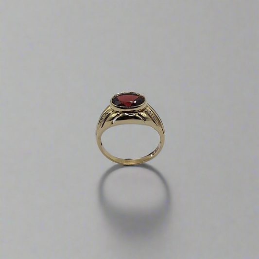 Garnet 9ct gold ring